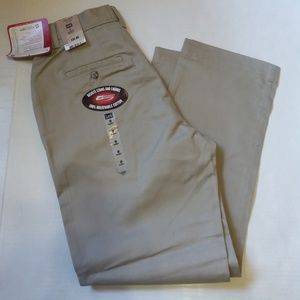 NWT Lee Performance Khakis Short
